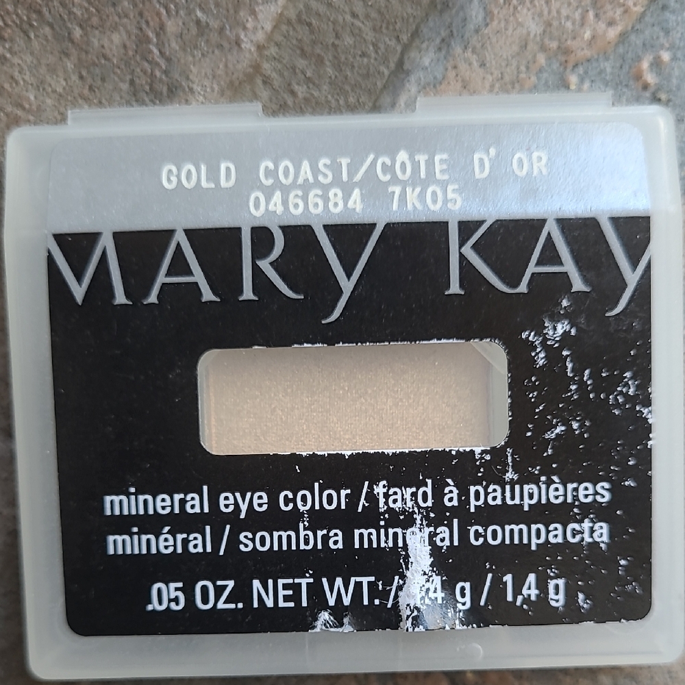 New! Mary Kay Mineral Powder Eye Color Gold Coast